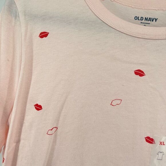 Old Navy Women’s Everywear Crewneck Short Sleeve Cotton Pink Lips Graphic Tee XL - Picture 4 of 9